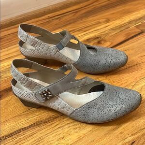 Rieker Mirjam Silver metallic Women's Mary Jane snakeskin rhinestone heels sz 39